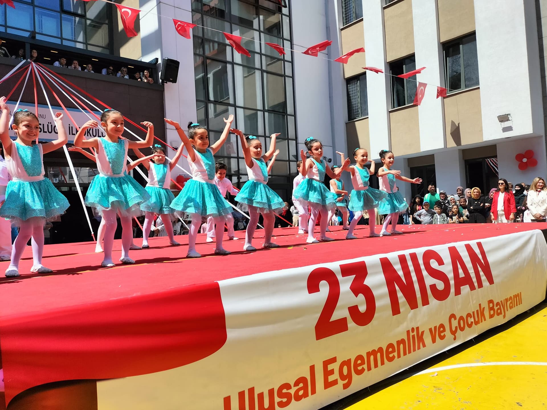 Kostümhane sahne gösterisi