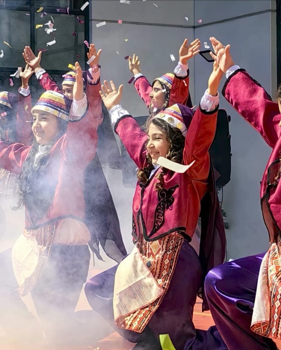 Kostümhane sahne gösterisi